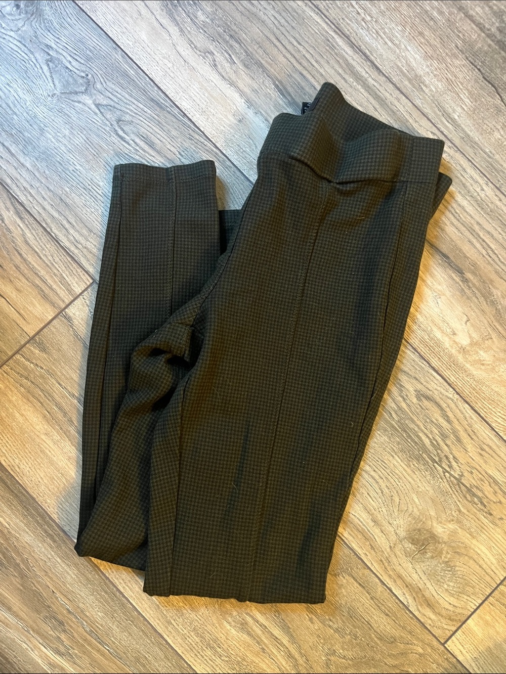 Slim High-Rise Black and army green checked leggings